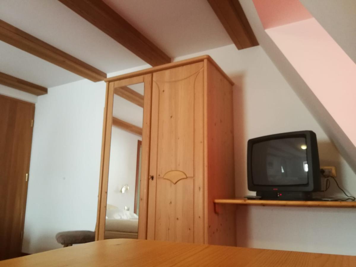 فندق ماليس فينوستافي  Gasthaus Weisskugel المظهر الخارجي الصورة